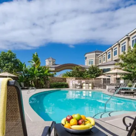 West Inn & Suites