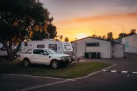 Esperance Bay Holiday Park - parking