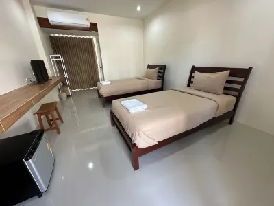 Wattana House Hotels in Ban Lat