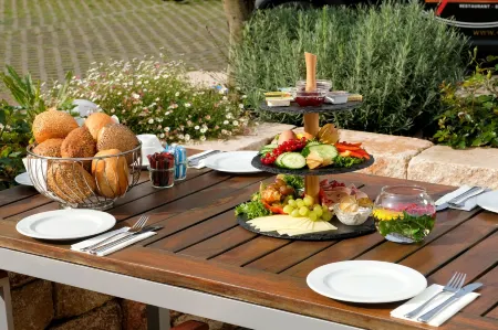 Apart Hotel Sehnde Отели в г. Зенде