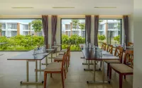 Saint Simeon Beach Residence Hotels in Баріа