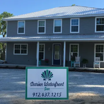 Darien Waterfront Inn