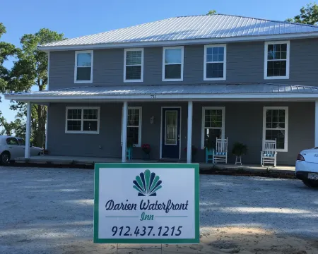 Darien Waterfront Inn Hotels in Darien