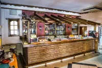 Anita Hotel - ที่มีบาร์