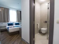 Omia Hotels near Ada Bridge