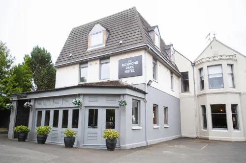 Richmond Park Hotel - parking
