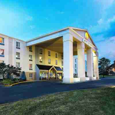 聖路易斯舒適酒店-韋斯特波特活動中心 Hotel Exterior