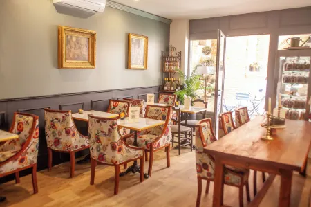 Les Relais du Capitole - Appartements d'hôtes Отели рядом с достопримечательностью «Космический городок»