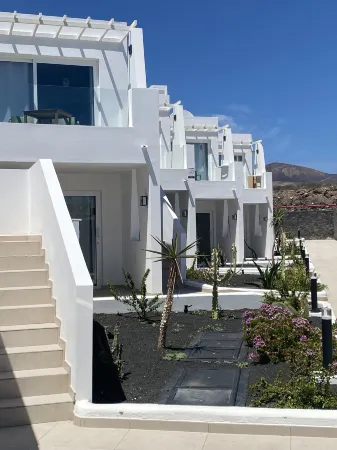 Las Terrazas del Puerto Отели в г. Тиас