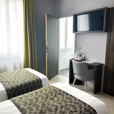 Hôtellerie l'Enclos Rey Hotels near Commerce Metro Station