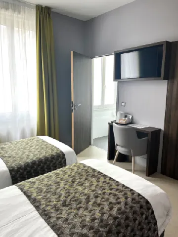 Hôtellerie l'Enclos Rey Các khách sạn gần Tháp Eiffel