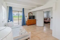 Pelican Beach Private Ocean Front Beach House- Sleeps 10 Bring Your Surf Boards - Pet friendly