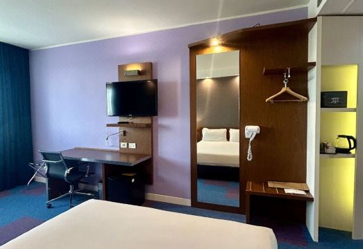 홀리데이 인 익스프레스 로마 이스트