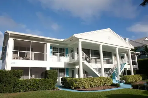 Walk to Beach & Atlantic Ave! + Free Beach Setup