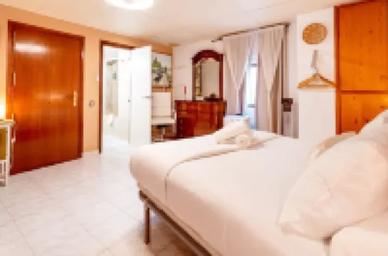 Unik 假日塔拉戈納大街