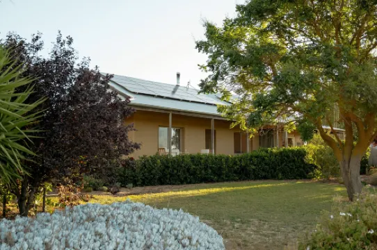 棚屋床位 奧本酒店