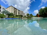2-Bed Designer Apartment Sleeps 4 Resort Pool - Sea View