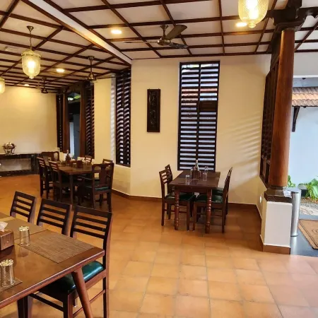 Kumarakom Tharavadu - Heritage Hotel