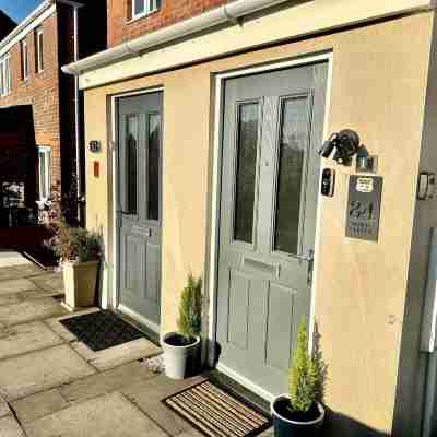 Luxurious Wolverhampton Retreat with 4 Bedrooms Hotel Exterior