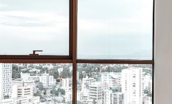 WealthyStays SkyHigh Central
