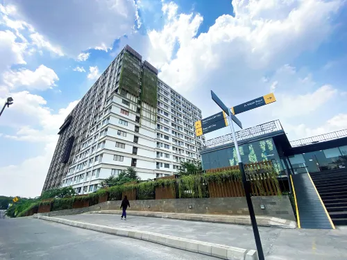 Best Choice and Comfy Studio Apartment LRT City Bekasi Hotels in Rawalumbu