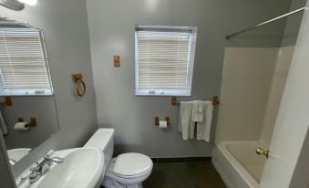 Mac's Motel