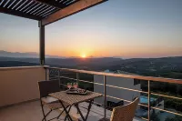 Brand New Villa Plyto - Amazing Views - Heated Pool Hotels in Archanes