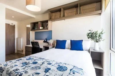 Student Only Arbury Court in Kingston Hotels near Waitrose & Partners