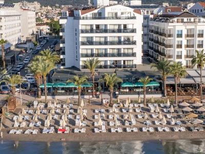 Aurasia Beach Hotel