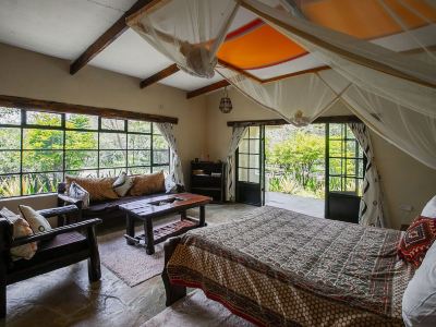 Punda Milias Lodge