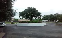 Lake View Inn - parking