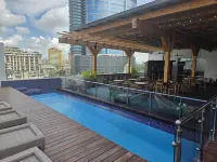 Onomo Hotel Dar es Salaam - Pools