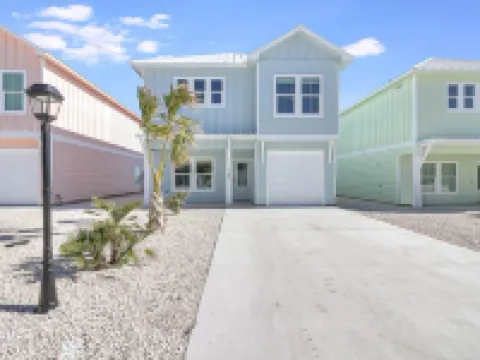 Waterfront! Hot Tub, Arcade, Pool, Walk to Everything in Fulton, Sleeps 8 Hotels in Fulton