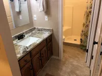 Aimee's Retreat on Robinson! Convenient to University of OK in Norman!