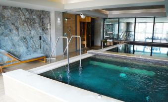 Aniroc Signature Hotel