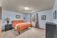 Spacious townhome - 2-bedrooms with King Beds in quite cul-de-sac - sleeps 6