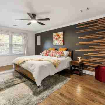 Your Dream Getaway is Only Minutes Away From Historic Roswell! Rooms