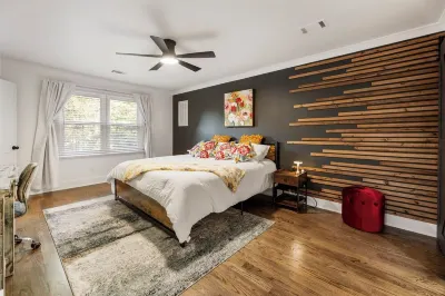Your Dream Getaway is Only Minutes Away From Historic Roswell! Hotels near Hembree Park