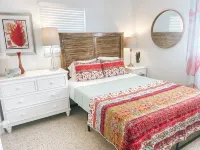 Happy Home - Fenced yard - 5 Min to Beach - Pets - 2 BR, 1 BA