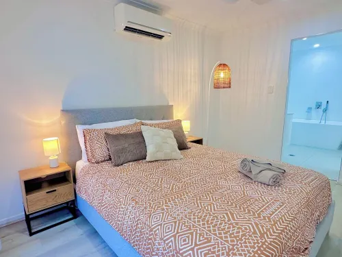 Hampton Holiday Home with Pool, BBQ & 10 min drive to Theme Parks!