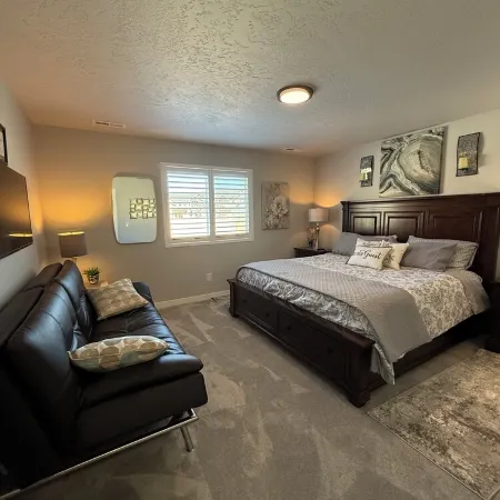 Newly Constructed, Beautiful Ten Mile/I-84 "Village Walk"-Spacious 4-bdrm. house