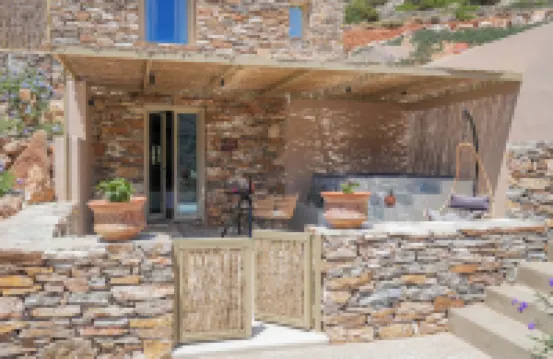Apsila Pool Suites
