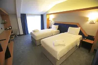 Roof 264 Hotel & Suites - Balkoner