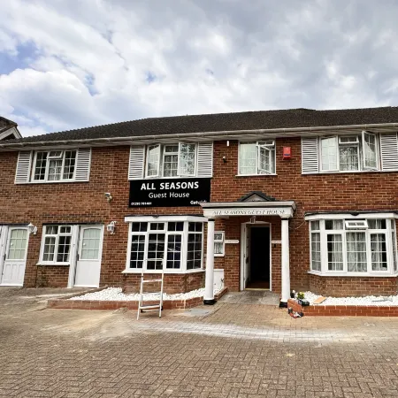 All Seasons Guest House Gatwick & Airport Parking