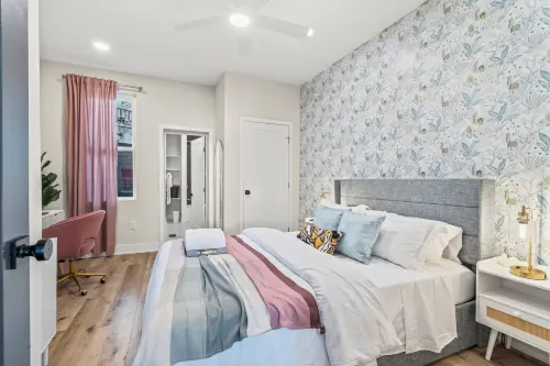 Passyunk Square Spacious 1 Br Oasis- Huge Deck