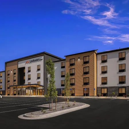 LivAway Suites Phoenix-Surprise