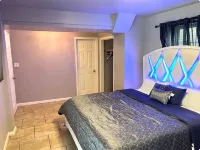 Cozy 1-bedroom Apt with WiFi and beautiful backyard view Hotels in Belleville