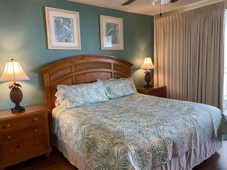 Bluewater 304~ Gulf Front-Oversize Balcony, Indoor Heated Pool/Spa