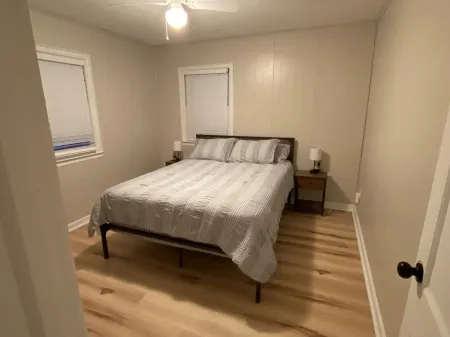 Entire residential home-walking distance to NWMSU Отели в г. Нодэуэй