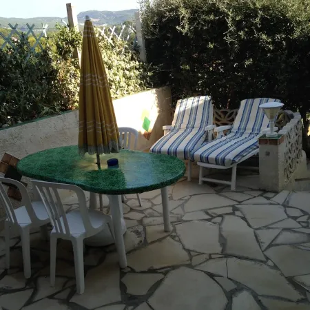In villa, duplex 42 M2 center for 4 open terrace / garden parking space